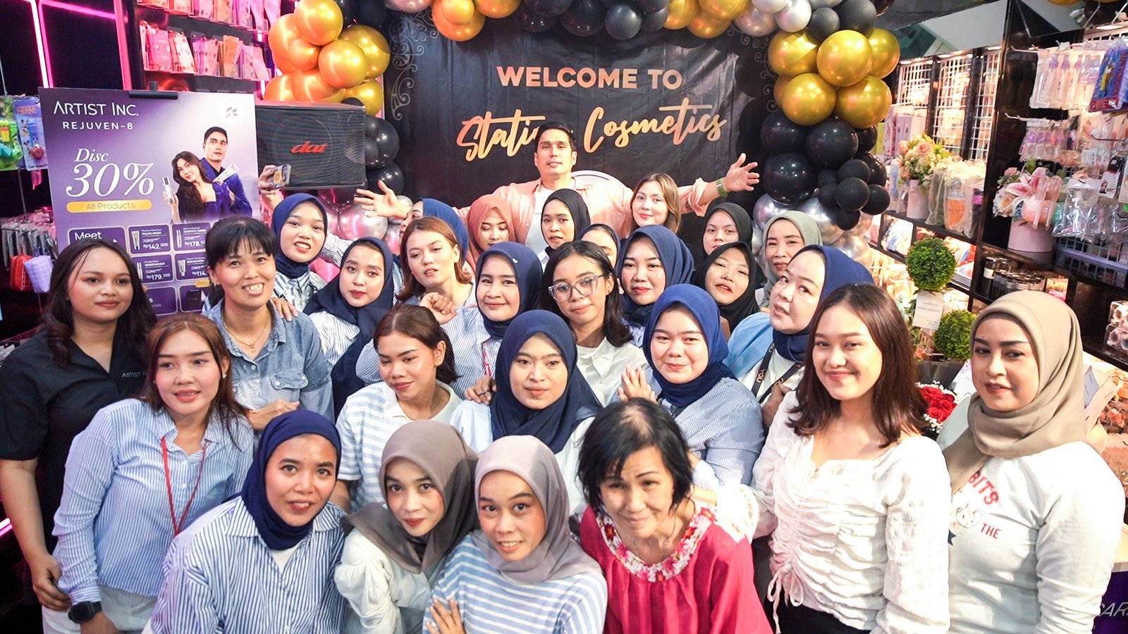 Marcel Chandrawinata dan Haviza Devianjani memperkenalkan Artist Inc di Medan.