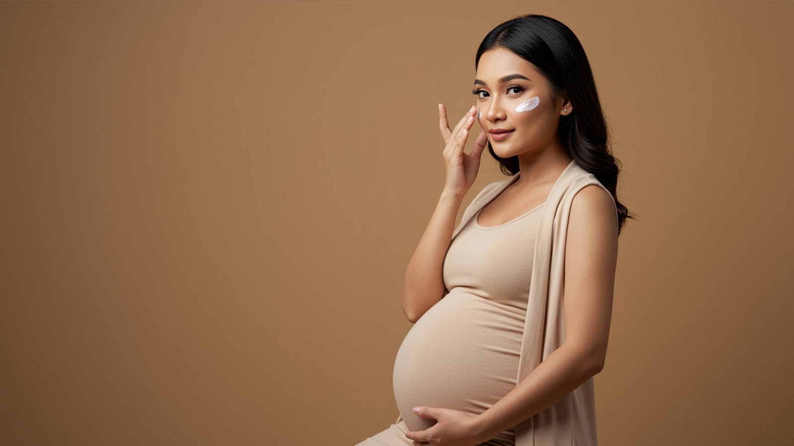 Dengan skincare yang tepat, ibu hamil dapat tetap menjaga keseimbangan kulit